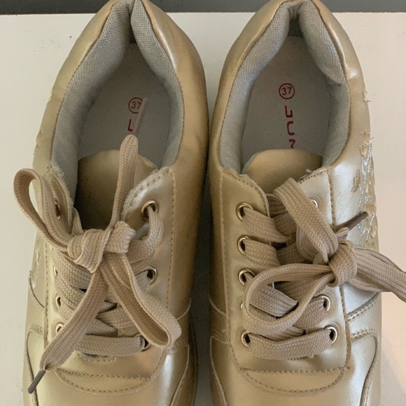 Platform sneaker - Picture 2 of 3